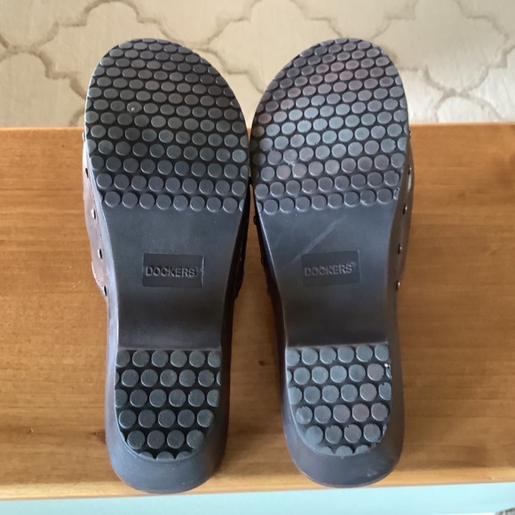 Dockers Leather Laser Cut Clogs - Picture 5 of 5